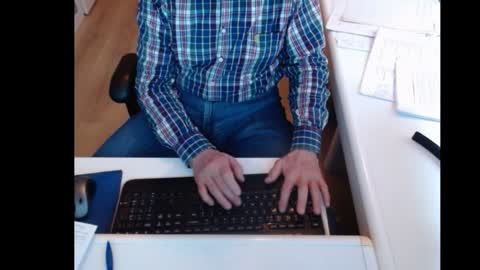 Snapshot of dutchpornking2 chatting on 01.31.25 dutchpornking2 online show from 01.31.25