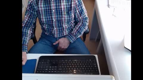 Snapshot of dutchpornking2 chatting on 02.17.25 dutchpornking2 online show from 02.17.25