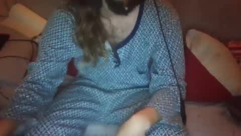 Snapshot of dv3nd3 chatting on 10.18.25 dv3nd3 online show from 10.18.25