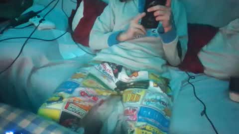 Snapshot of dv3nd3 chatting on 11.04.25 dv3nd3 online show from 11.04.25