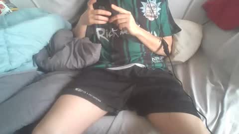 Snapshot of dv3nd3 chatting on 04.18.26 dv3nd3 online show from 04.18.26