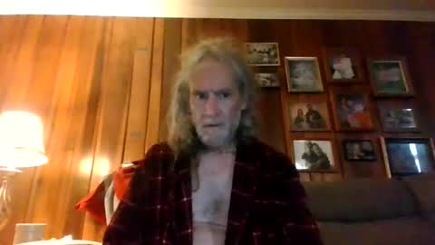 Snapshot of dyankee68 chatting on 11.16.25 dyankee68 online show from 11.16.25