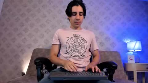 Snapshot of dylan_cross_ chatting on 09.23.25 Dylan online show from 09.23.25