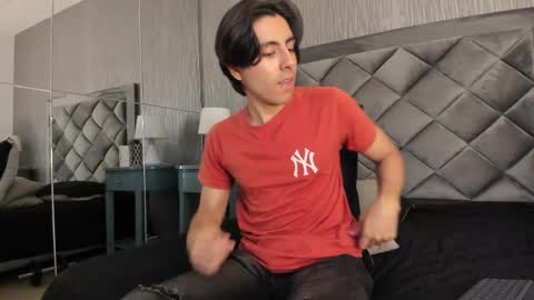 Snapshot of dylan_cross_ chatting on 09.25.25 Dylan online show from 09.25.25