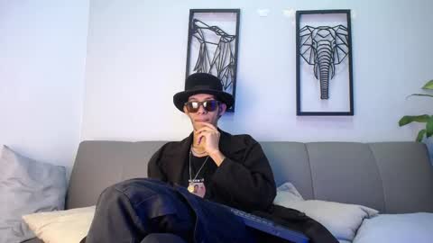 dylan_scotts online show from 10.18.25