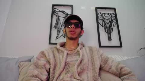 dylan_scotts online show from 11.03.25