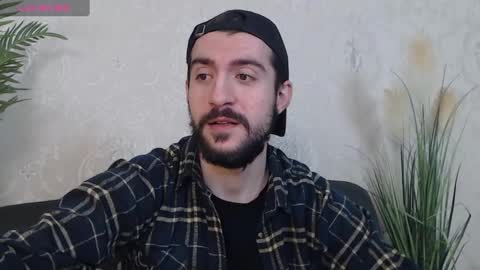 Snapshot of dylan_starxx chatting on 12.14.24 Dylan online show from 12.14.24