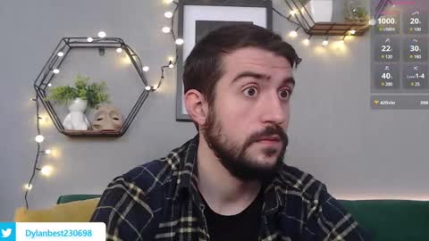 Snapshot of dylan_starxx chatting on 12.18.24 Dylan online show from 12.18.24