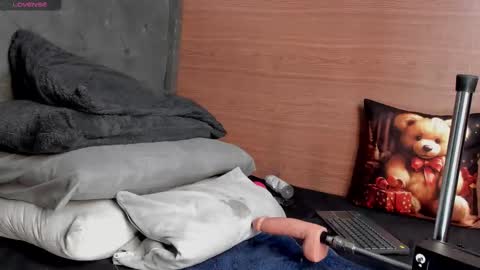 dylan_wolf98 online show from 11.22.25