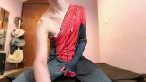 Snapshot of dylannewell chatting on 11.01.25 dylannewell online show from 11.01.25