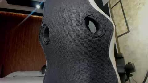 dylanroyce_ online show from 04.17.26