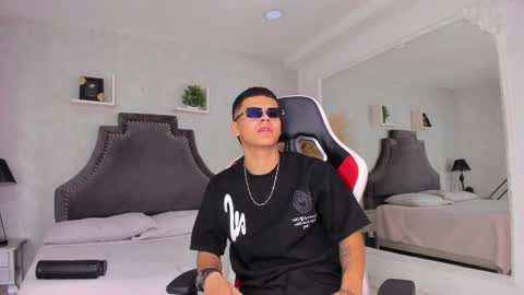 dylanroyce_ online show from 06.03.26