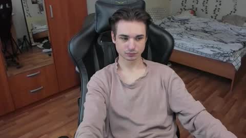 Snapshot of dylaws chatting on 10.26.25 dylaws online show from 10.26.25