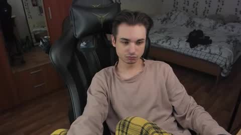 Snapshot of dylaws chatting on 10.27.25 dylaws online show from 10.27.25