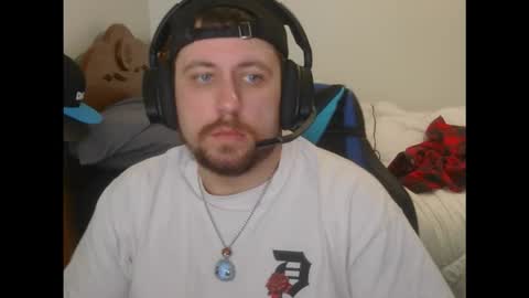 Snapshot of dylboi47 chatting on 10.14.25 dylboi47 online show from 10.14.25