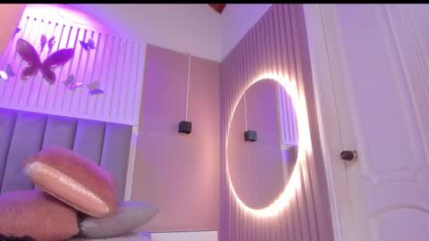 Snapshot of dyvis_22 chatting on 02.22.26 Juana online show from 02.22.26