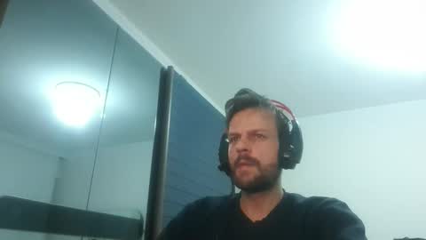 Snapshot of eaglecrm chatting on 01.06.25 eaglecrm online show from 01.06.25