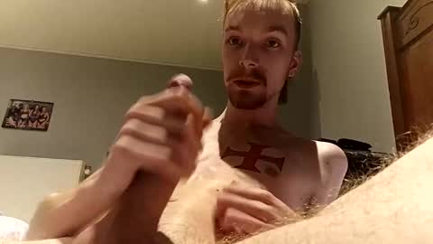 Snapshot of earl_of_grantham chatting on 02.16.25 earl_of_grantham online show from 02.16.25