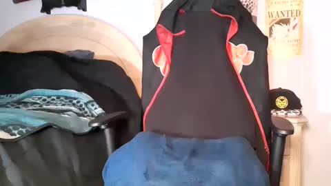 TWITTER   INSTAGRAM    easybreezy20   ONLINE 1230 AM TO 7AM online show from 04.11.26