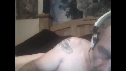 Snapshot of easye4015 chatting on 10.10.25 Easye online show from 10.10.25