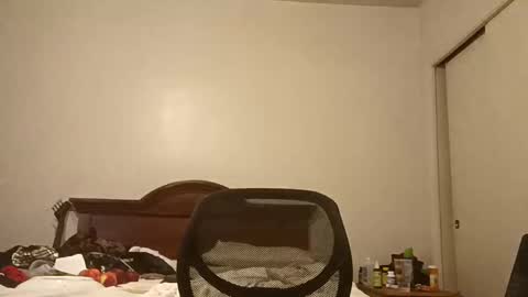 Snapshot of eatallorgasms chatting on 11.05.25 eatallorgasms online show from 11.05.25