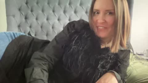 Snapshot of eatmypie69 chatting on 12.05.24 Nadia Ferreira online show from 12.05.24