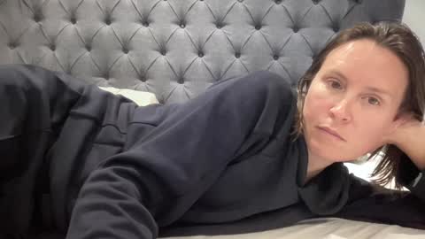 Snapshot of eatmypie69 chatting on 10.04.25 Nadia Ferreira online show from 10.04.25