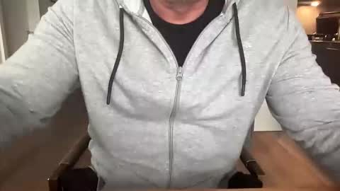 Snapshot of ebnk15 chatting on 10.23.25 ebnk15 online show from 10.23.25