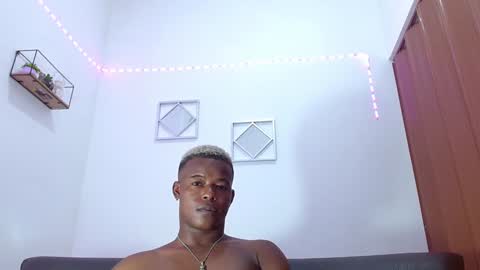 Snapshot of ebonny_stallion chatting on 12.28.24 Chris Palaz online show from 12.28.24