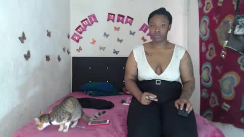 Snapshot of ebony_chayna chatting on 10.18.25 chayna smith online show from 10.18.25