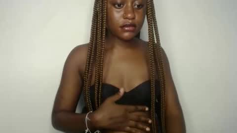 Ella online show from 09.08.25