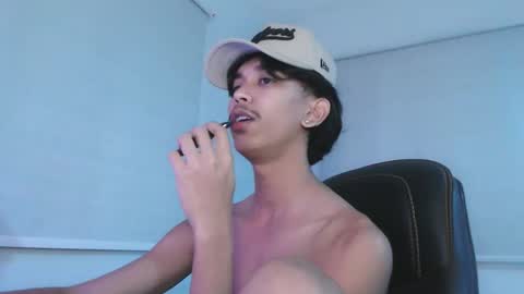 Snapshot of ebony_fuckboy chatting on 11.08.25 ebony_fuckboy online show from 11.08.25