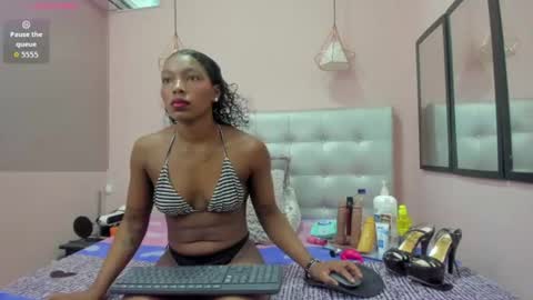 Snapshot of ebony_hot_sex1 chatting on 07.09.26 linda online show from 07.09.26
