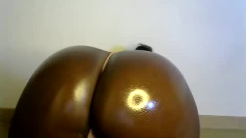 Snapshot of ebony_lynne chatting on 04.20.26 ebony_lynne online show from 04.20.26