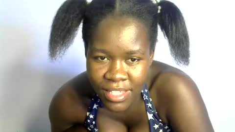 Snapshot of ebony_lynne chatting on 04.27.26 ebony_lynne online show from 04.27.26