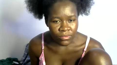 Snapshot of ebony_lynne chatting on 05.06.26 ebony_lynne online show from 05.06.26