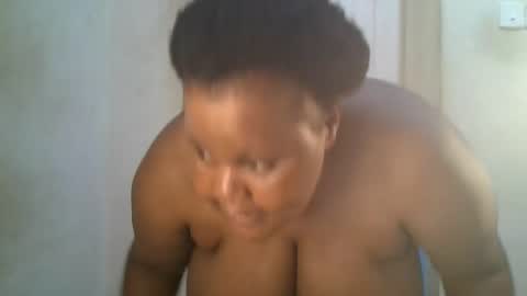 Snapshot of ebony_magixs chatting on 09.30.25 ebony_magixs online show from 09.30.25