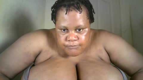 Snapshot of ebony_magixs chatting on 10.15.25 ebony_magixs online show from 10.15.25