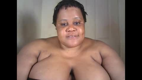 Snapshot of ebony_magixs chatting on 10.20.25 ebony_magixs online show from 10.20.25