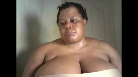 Snapshot of ebony_magixs chatting on 10.21.25 ebony_magixs online show from 10.21.25