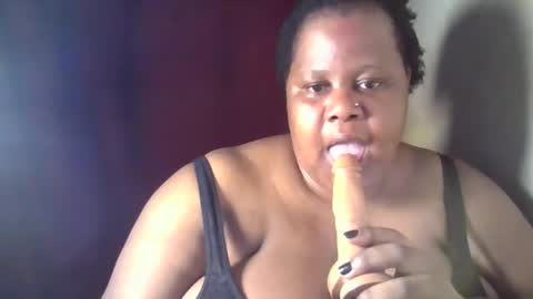 Snapshot of ebony_magixs chatting on 11.08.25 ebony_magixs online show from 11.08.25