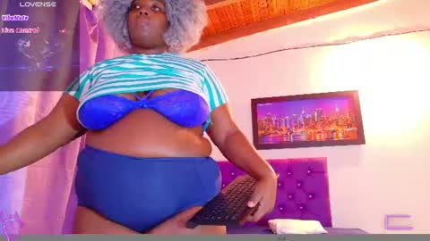 Snapshot of ebony_neighbormoans chatting on 06.22.26 LINA online show from 06.22.26