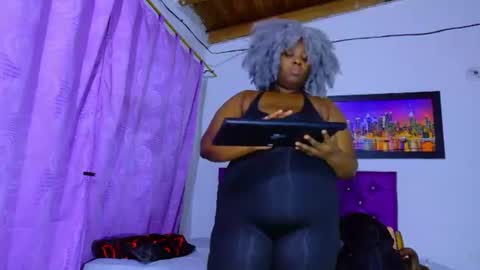 Snapshot of ebony_neighbormoans chatting on 07.07.26 LINA online show from 07.07.26