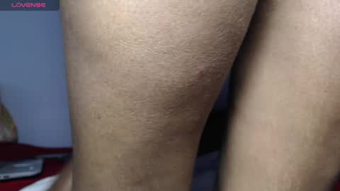 Snapshot of ebony_petite01 chatting on 05.11.26 EBONY PETITE online show from 05.11.26