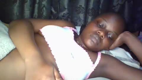 Snapshot of ebony_tasha chatting on 02.03.26 tasha online show from 02.03.26