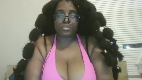 Snapshot of ebonybigtitqueen1 chatting on 10.21.25 ebonybigtitqueen1 online show from 10.21.25