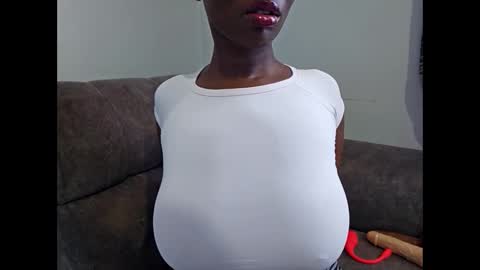 Ebony Melanie online show from 11.03.25