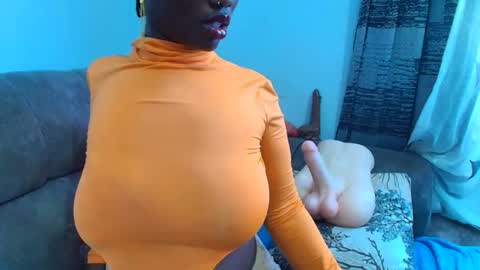 Ebony Melanie online show from 02.01.26