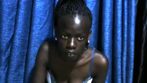 Snapshot of ebonydol2 chatting on 03.01.25 ebonydol2 online show from 03.01.25