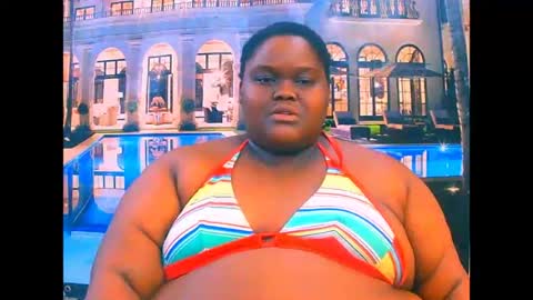 Snapshot of ebonyhotbuns4u2luv chatting on 06.13.26 ebonyhotbuns4u2luv online show from 06.13.26